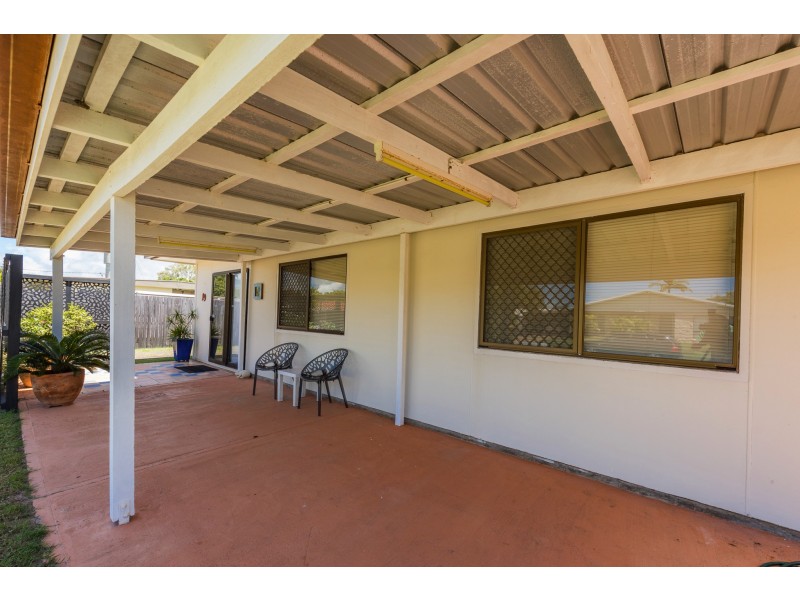 19 Palm Court, Moore Park Beach QLD 4670