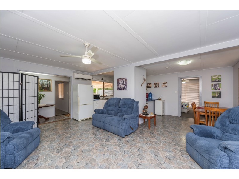 19 Palm Court, Moore Park Beach QLD 4670