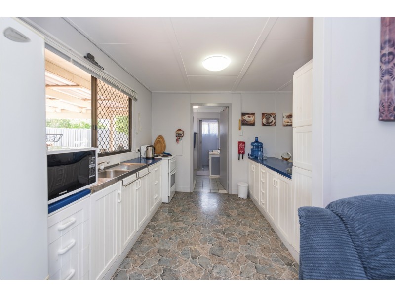 19 Palm Court, Moore Park Beach QLD 4670