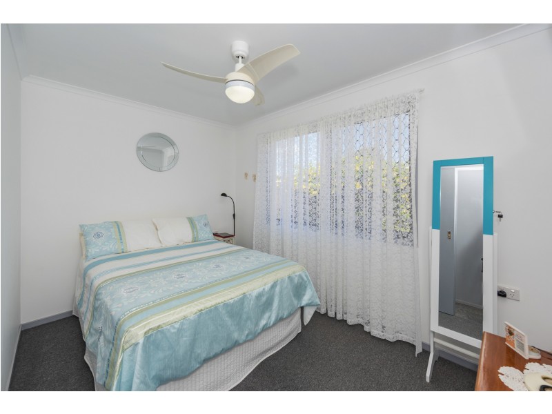 19 Palm Court, Moore Park Beach QLD 4670