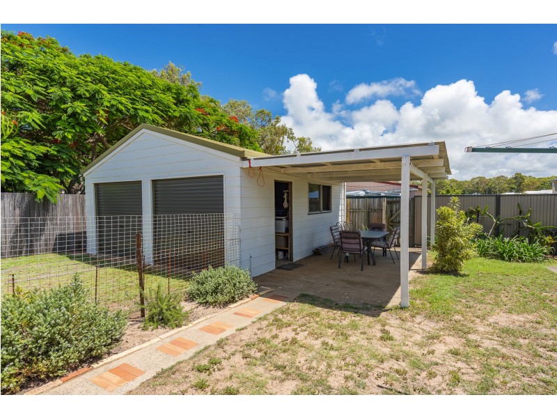 19 Palm Court, Moore Park Beach QLD 4670