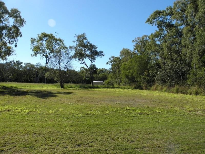 25 Gengers Road, Beach Estate, Moore Park Beach QLD 4670