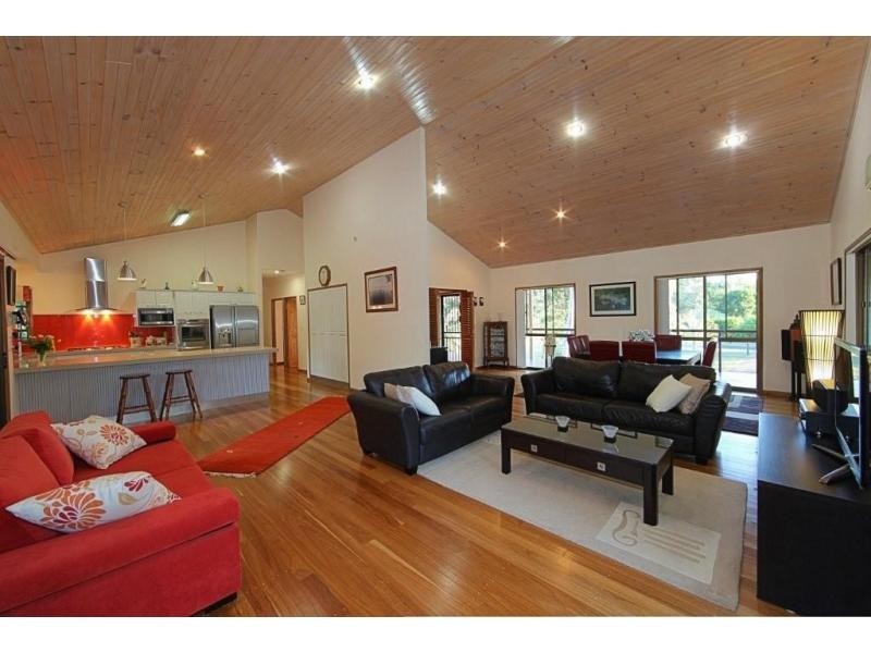 18 Kingfisher Crescent, Moore Park Beach QLD 4670