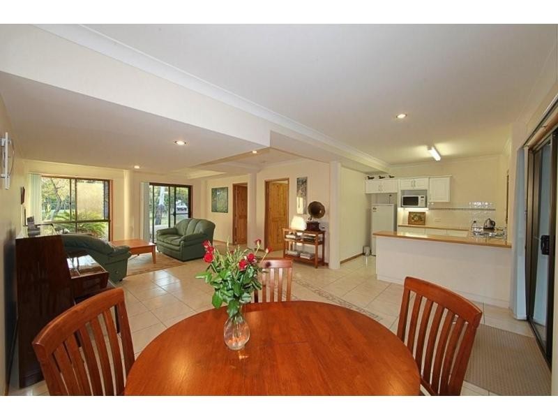 18 Kingfisher Crescent, Moore Park Beach QLD 4670