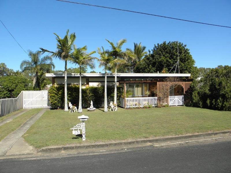 35 Club Avenue, Moore Park Beach QLD 4670