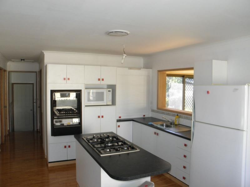 6 Poinciana Court, Moore Park Beach QLD 4670