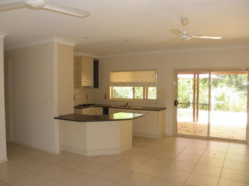 34 Kingfisher Crescent, Moore Park Beach QLD 4670
