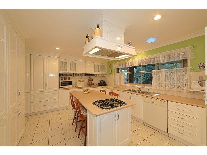 106 Sylvan Drive, Moore Park Beach QLD 4670