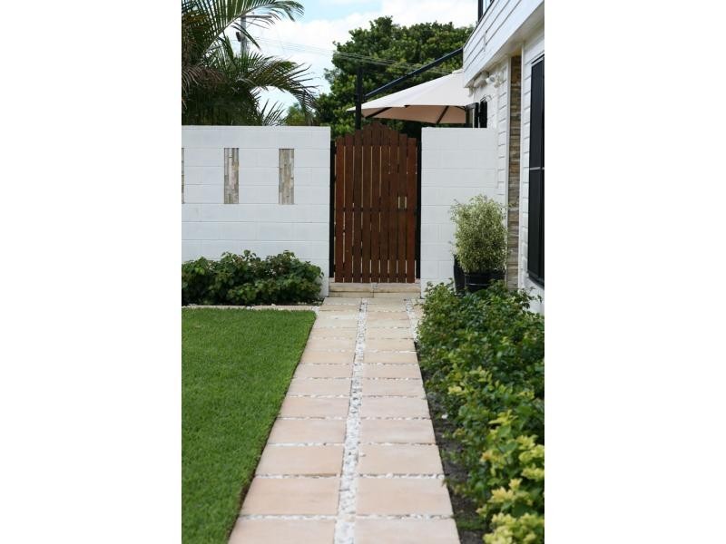 3 Palm Court, Moore Park Beach QLD 4670