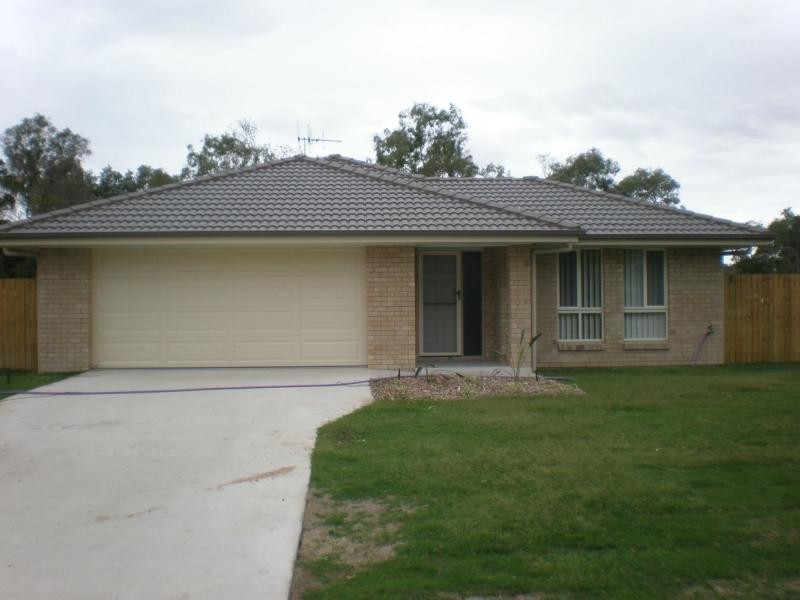 Moore Park Beach QLD 4670