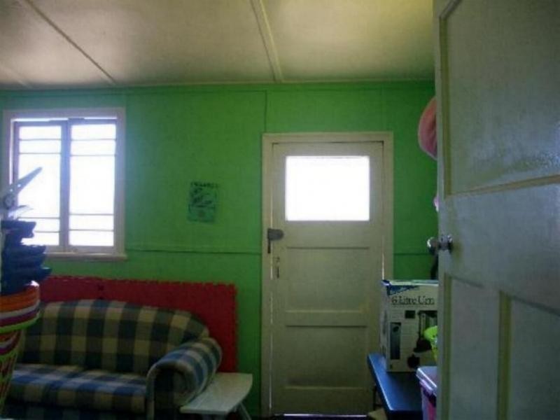 18 Hinkler Avenue, Moore Park Beach QLD 4670