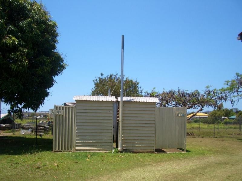 18 Hinkler Avenue, Moore Park Beach QLD 4670