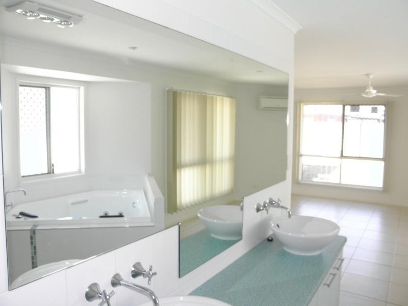 4 Elm Street, Moore Park Beach QLD 4670