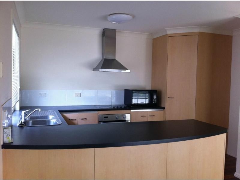 Villa 4/2 Sylvan Drive, Moore Park Beach QLD 4670