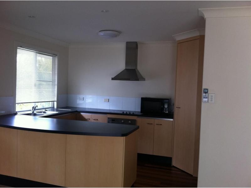 Villa 4/2 Sylvan Drive, Moore Park Beach QLD 4670