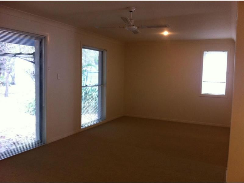 Villa 4/2 Sylvan Drive, Moore Park Beach QLD 4670