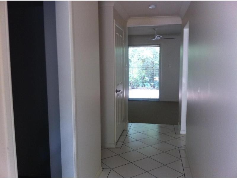 Villa 4/2 Sylvan Drive, Moore Park Beach QLD 4670