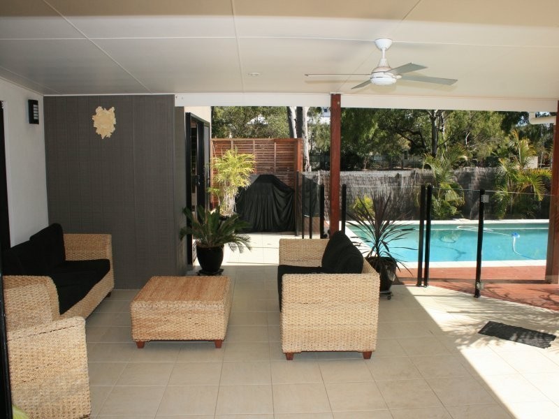 33 Palm Court, Moore Park Beach QLD 4670