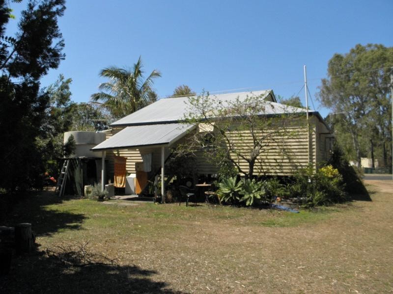 22 Moore Park Road, Moore Park Beach QLD 4670