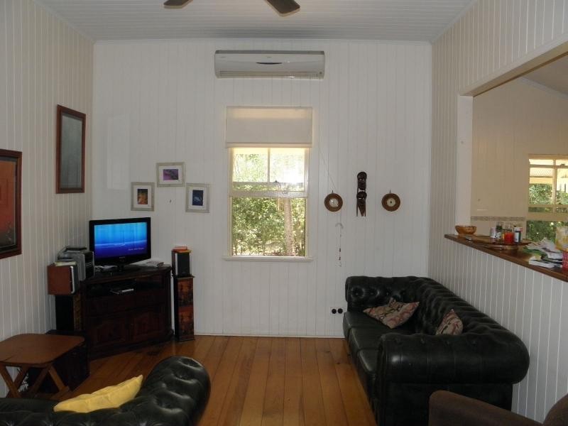 8 Kingfisher Crescent, Moore Park Beach QLD 4670