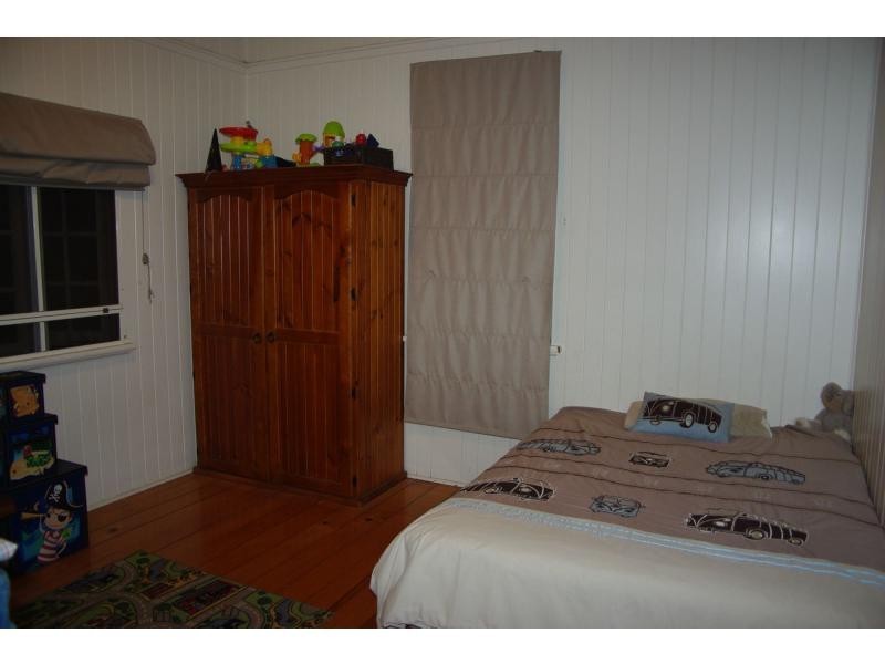 8 Kingfisher Crescent, Moore Park Beach QLD 4670