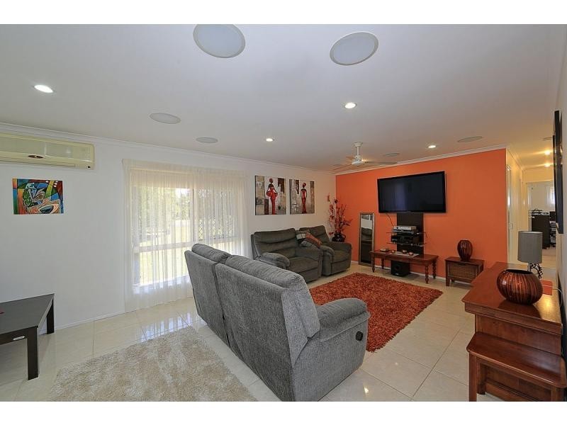 9 Schirmers Court, Moore Park Beach QLD 4670