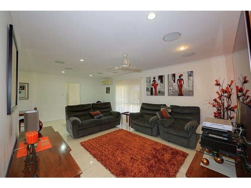 9 Schirmers Court, Moore Park Beach QLD 4670