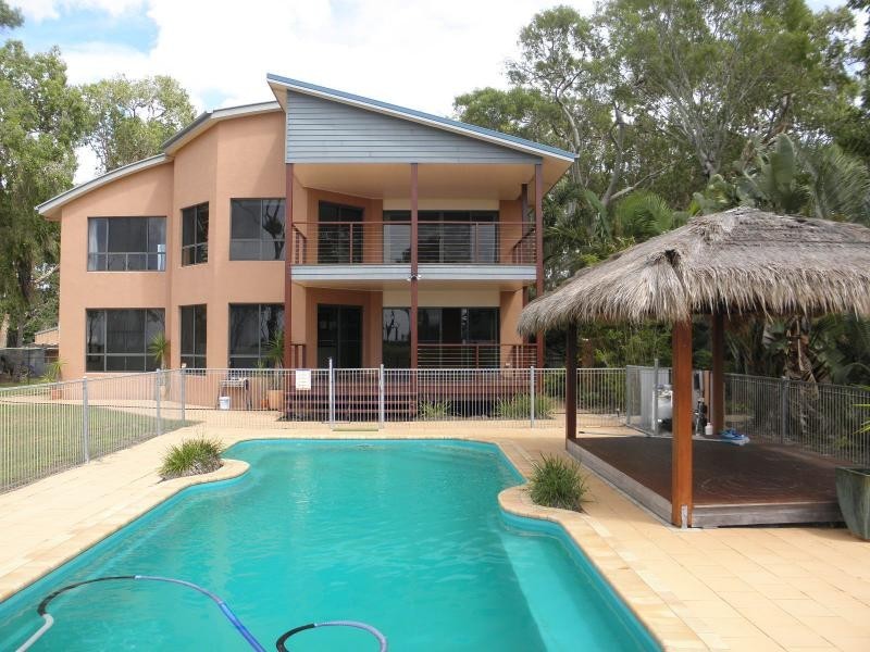 Moore Park Beach QLD 4670