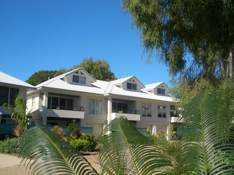 Moore Park Beach QLD 4670