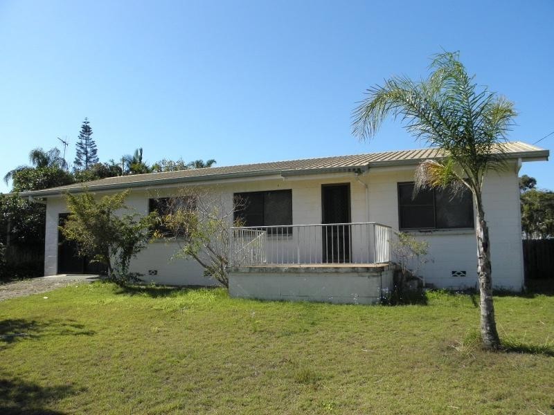 6 Poinciana Court, Moore Park Beach QLD 4670