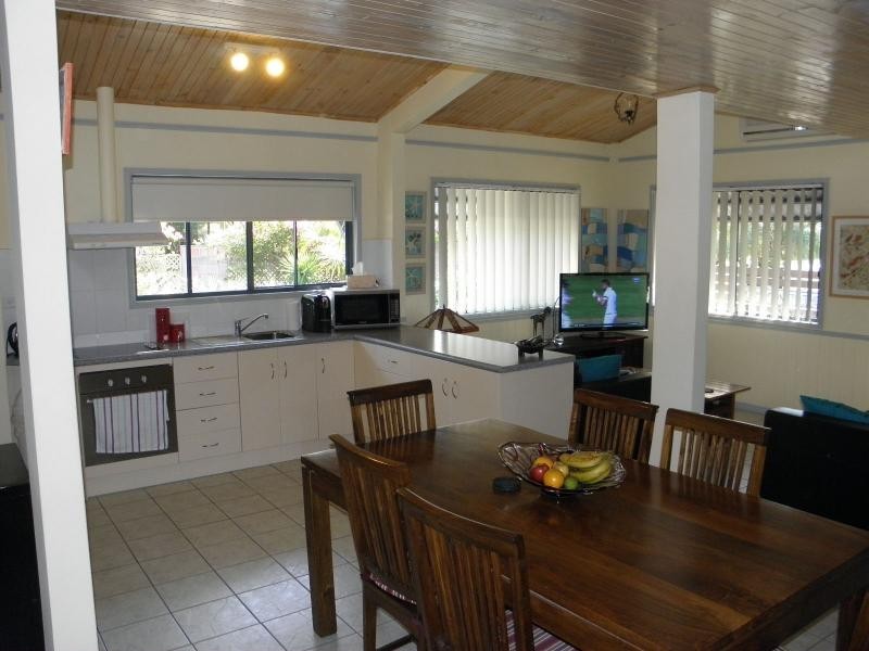 10 Ocean Court, Moore Park Beach QLD 4670