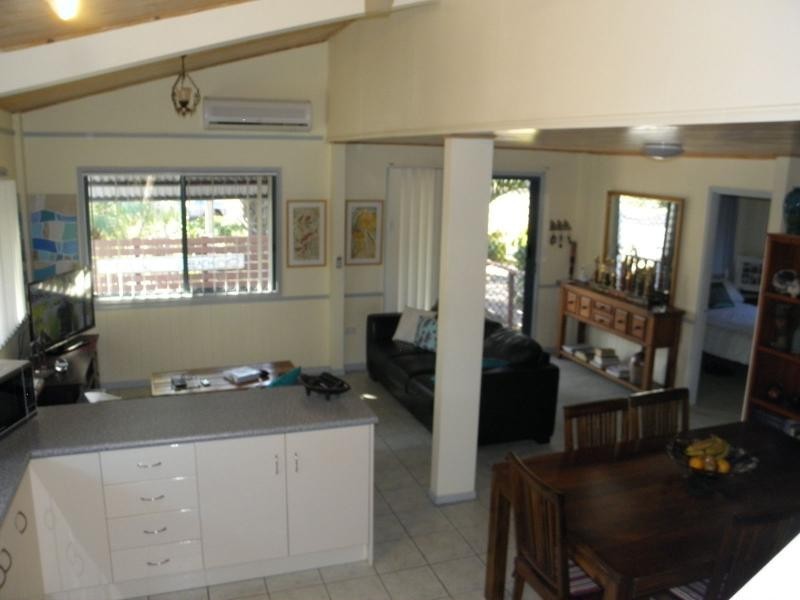 10 Ocean Court, Moore Park Beach QLD 4670