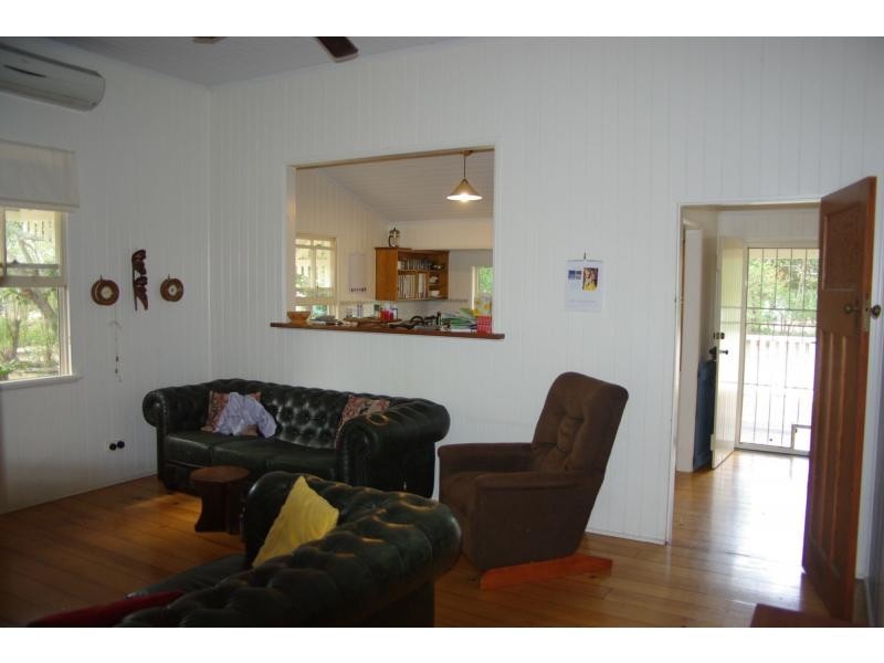 8 Kingfisher Crescent, Moore Park Beach QLD 4670