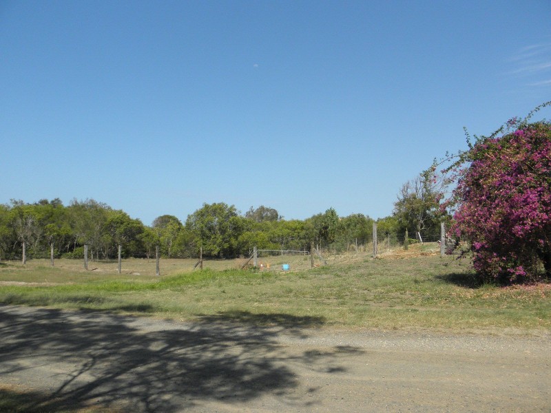 14 Lassig Street, Moore Park Beach QLD 4670