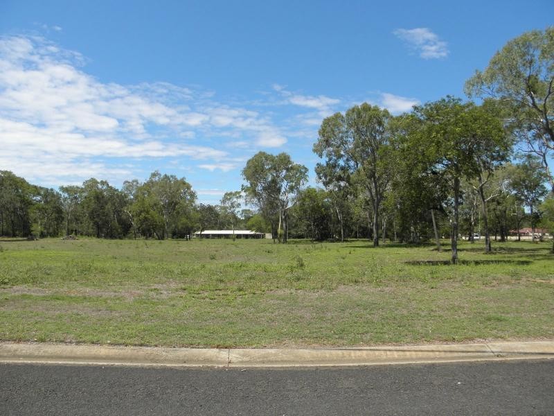 27 Kingfisher Crescent, Moore Park Beach QLD 4670