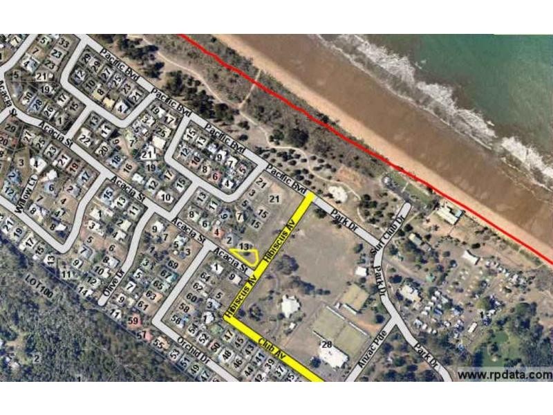 11 Hibiscus Avenue, Moore Park Beach QLD 4670