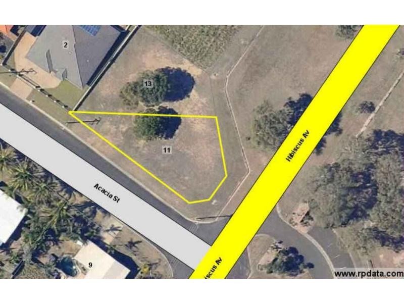 11 Hibiscus Avenue, Moore Park Beach QLD 4670