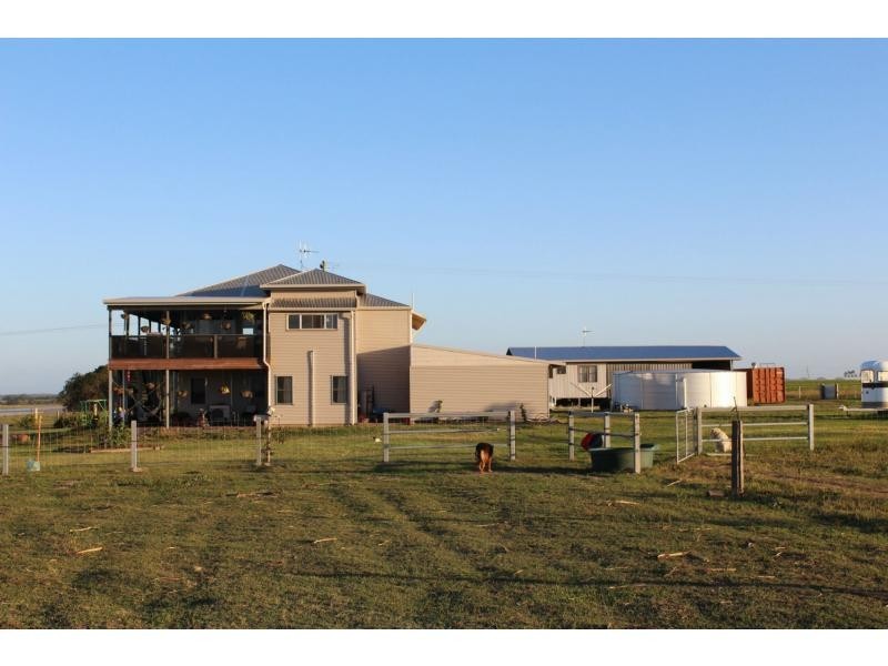 Moore Park Beach QLD 4670