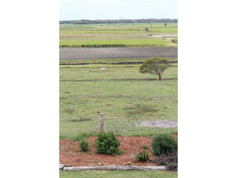 Moore Park Beach QLD 4670