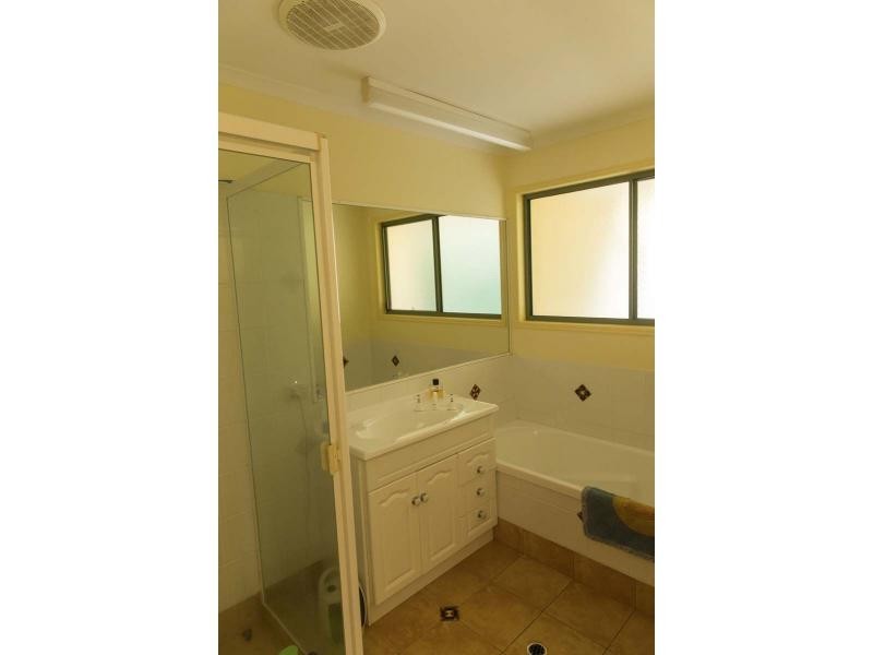 24 Kingfisher Crescent, Moore Park Beach QLD 4670