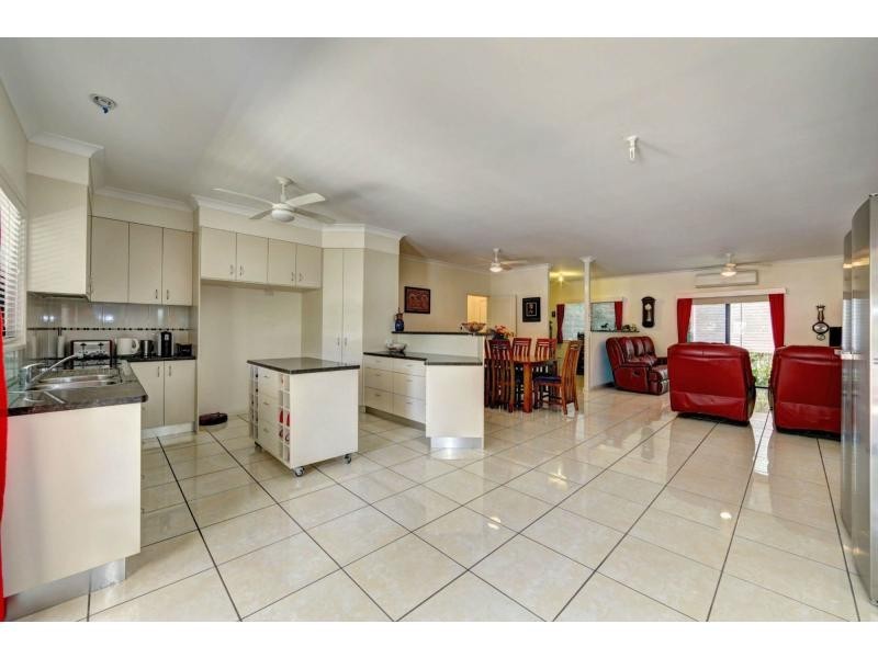 1 GENGERS Road, Moore Park Beach QLD 4670