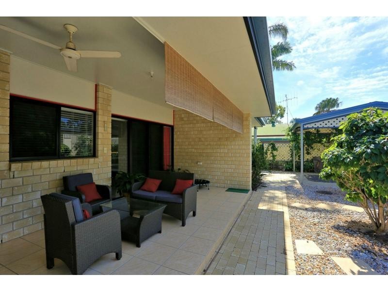 1 GENGERS Road, Moore Park Beach QLD 4670