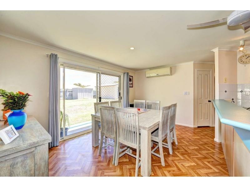 39 Acacia Street, Moore Park Beach QLD 4670