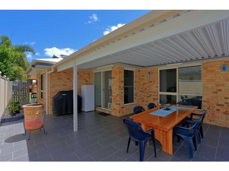 39 Acacia Street, Moore Park Beach QLD 4670