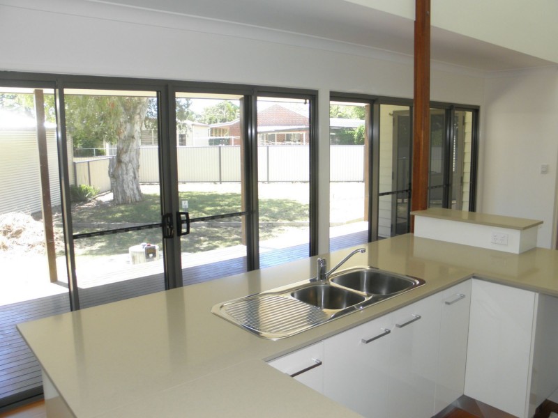 36 Acacia Street, Moore Park Beach QLD 4670