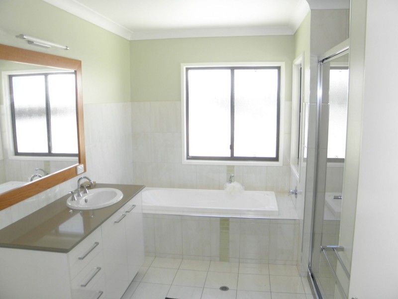 36 Acacia Street, Moore Park Beach QLD 4670