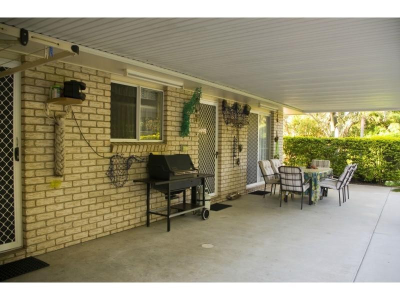 6 Kindt Street, Moore Park Beach QLD 4670