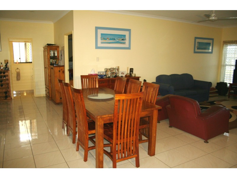 43 Acacia Street, Moore Park Beach QLD 4670