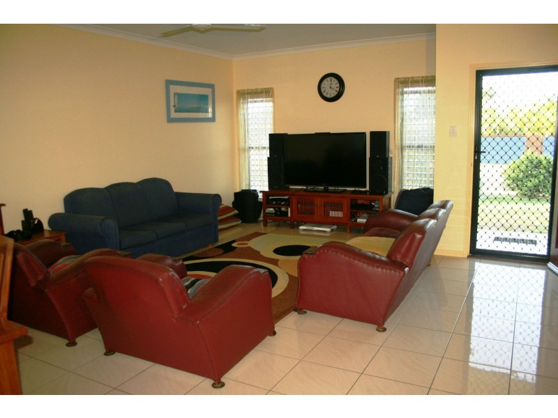 43 Acacia Street, Moore Park Beach QLD 4670