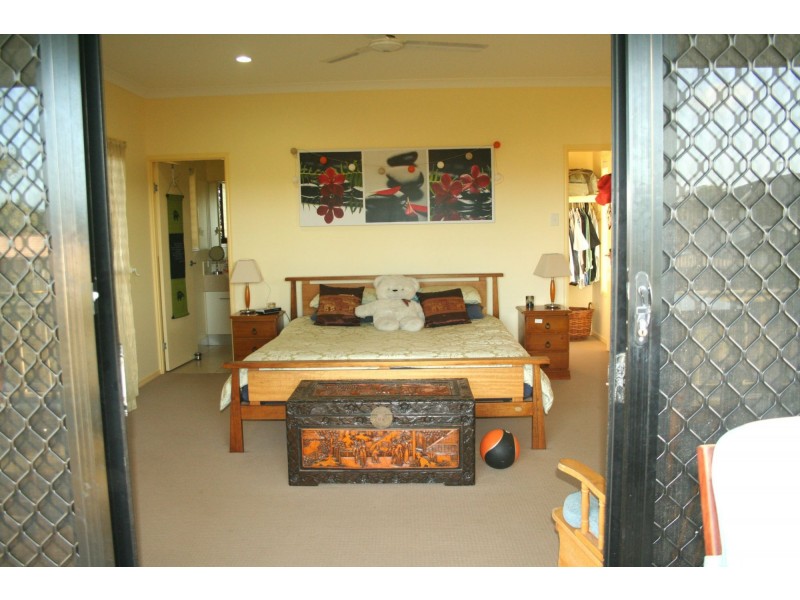 43 Acacia Street, Moore Park Beach QLD 4670